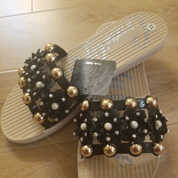 Sandals - Picture 5 of 5